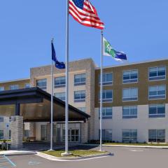 Holiday Inn Express & Suites - Brighton South - US 23, an IHG Hotel