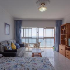 Studio apartment with sea view and pool