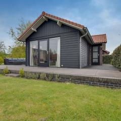 Lovely Holiday Home in Kattendijke with Garden