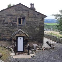 Greave farmhouse 3-Bed Cottage in Todmorden