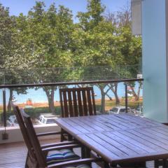 Maggies Beachfront Apartment 6