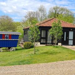 Inviting 2 bedroom barn conversion rural Norfolk