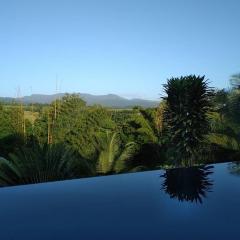 Villa Kumquat avec piscine et vue sur les montagnes