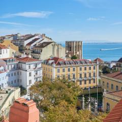 Charming apartment Castelo. Amazing Lisbon View