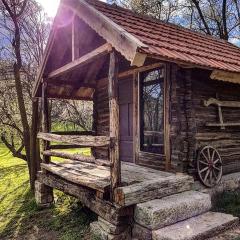 Tinutul Luanei Glamping Resort