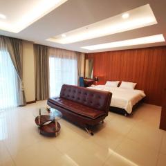 Private 111 square meters 2 bedrooms city ChiangMai