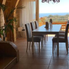300y/o Farmhouse BLUE LAGOON VIEWS /AC/POOL QALA