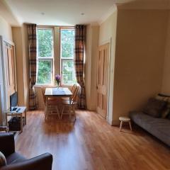 Cosy and Modern Apartment in Central Edinburgh