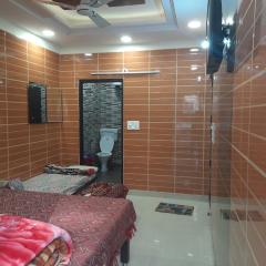 Room in Guest room - Posh Foreigner Place Luxury Room In Lajpat Nagar