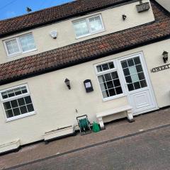 Sweetpea Cottage - Sleeps 5 Parking & Pets Ok