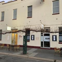 The Barkly Bistro Bar & Accommodation