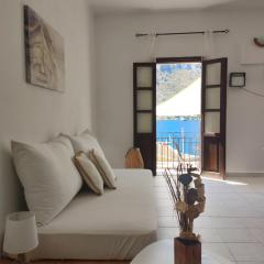 Gompos Apartment - Cozy Apartment next to the sea - Amazing Sea View