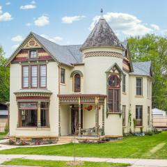 Moulin Rouge House Bed and Breakfast