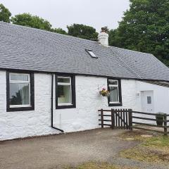 Dairy Cottage with sea views