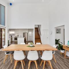 Coastal Soul - Pet Friendly, Family Entertainer with Pool
