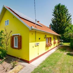 Holiday Home Julia by Interhome