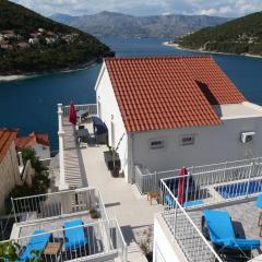 Villa More