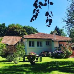 Villa de charme parc fleuri, arboré et piscine à BIARRITZ