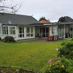 Hidden Gem and Entire Bungalow in Central hutt