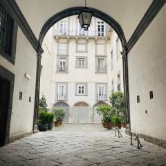 CASA NINETTA - spaccanapoli - Il tipico pianterreno della Napoli antica!