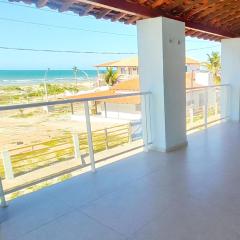 Casa duplex beira mar reformada com piscina no Peito Moça