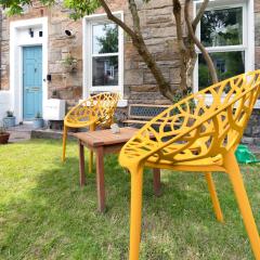 Cozy with Character Cochrane Cottage at Leith Links Park