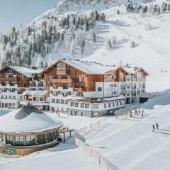 Superior Hotel Schneider Ski-in & Ski-out