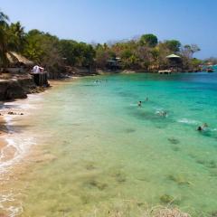 Private Beach house Maloka Surf