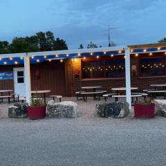 Huron Sands Motel and Restaurant