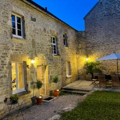 La Closerie de Gigny Maison Templiere avec Piscine,jacuzzi