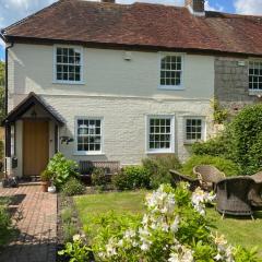 Amazing cottage right in the heart of Ewhurst Green, overlooking Bodiam Castle