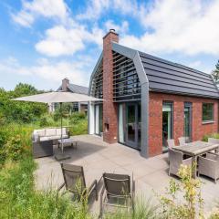 Beautiful new villa with hot tub