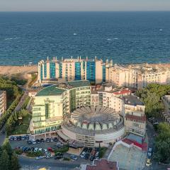 Top-located Beach Apartment with Balcony