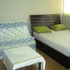 Room in Studio - T8 Guest House Don Mueang Challenger triple room