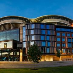 Oval Hotel at Adelaide Oval