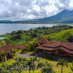Pie in the Sky 3 Amazing Luxury Home with Lake and Volcano view