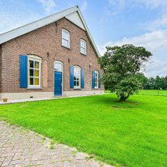 Farmhouse in De Heurne near the forest