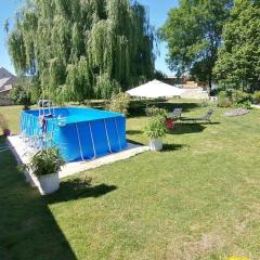 Maison chaleureuse et de détente avec piscine et spa