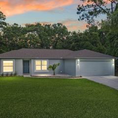 Hot Tub, Breakfast, Game Room, & Close to Beaches