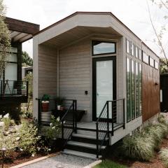 Ironwood Grove, Tiny House Hotel