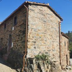 Casa do Linho 400 year old country cottage