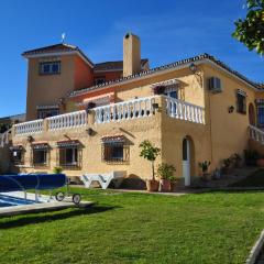 Casa de los Limones by Costadelsolholiday FAMILY VILLA NEAR PUERTO MARINA