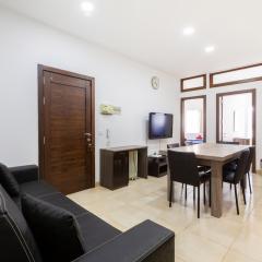 PC3- Centrally Located Apt-Close to University