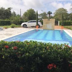 Hermosa Casa de campo grande con aire acon,wifi,piscina,billar !villa ensueño !