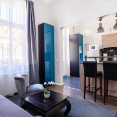 Andrassy Garden Apartment in Center