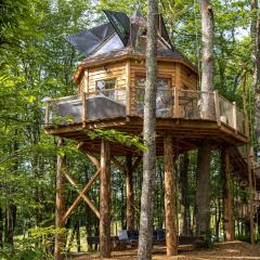 Cabanes dans les arbres avec spa Lot et Dordogne