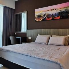 Dwharf Seaview Executive Suit PortDickson