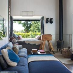 Harts Lane Stag & Millies -stylish, pet friendly and views