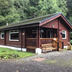 Fox Lodge Traditional Log Cabin