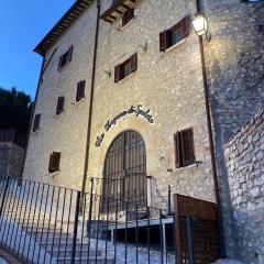 Villa con piscina "La Dogana di Spoleto "